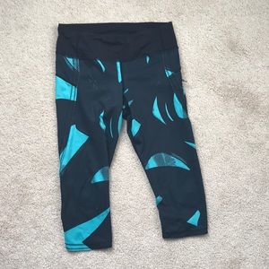 Lululemon 3/4 leggings size 6